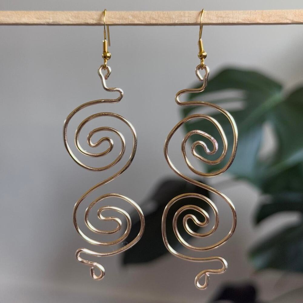 handmade gold wavy spiral geometric earrings